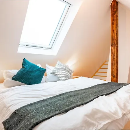 Lofts - Geschmackvolle - Naehe Uni, Klinikum, Industriepark Mittelfeld Apartment *